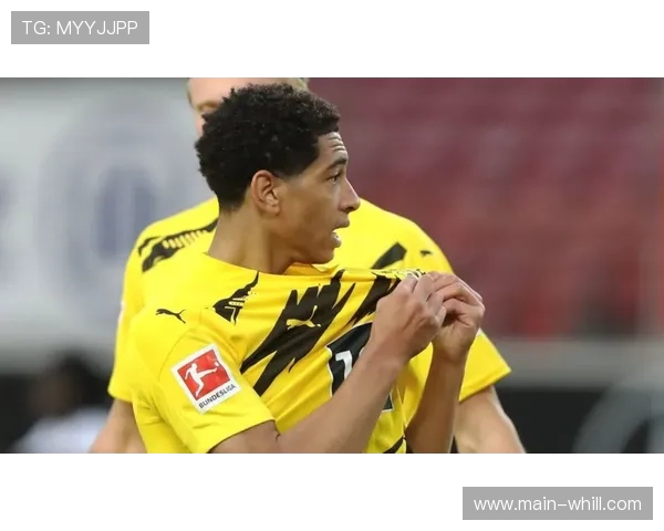 多特蒙德18岁小将雷贾尼首秀表现亮眼,科瓦奇盛赞青训前景 多特蒙德18岁小将雷贾尼首秀表现亮眼,科瓦奇盛赞青训前景